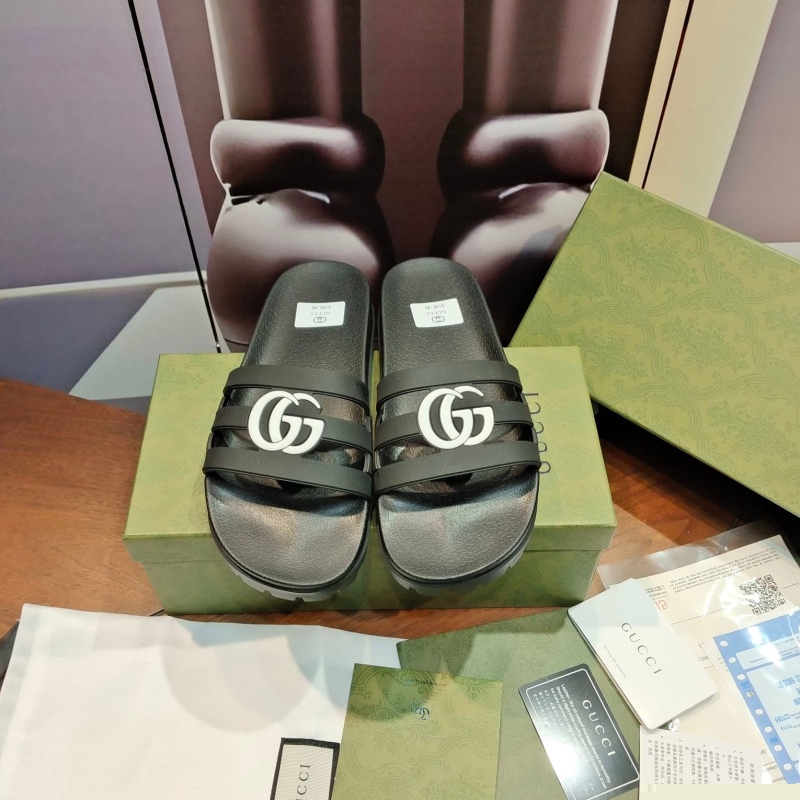 G*u*i slippers
